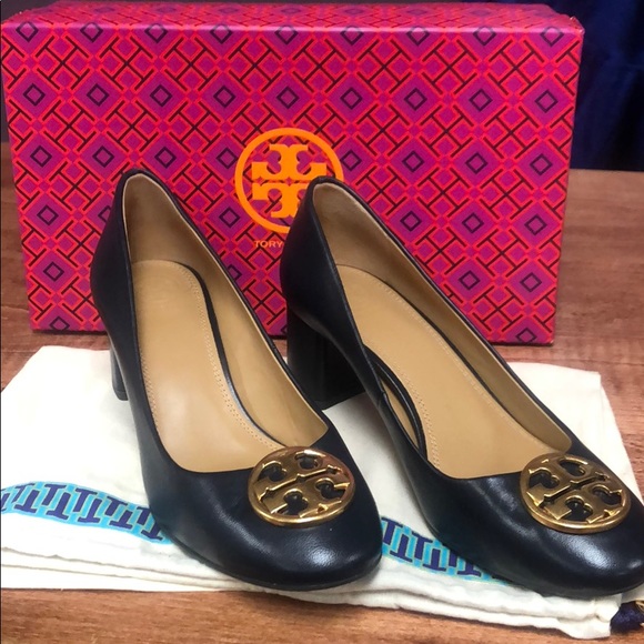 Tory Burch Shoes - Tory Burch Navy leather pumps
